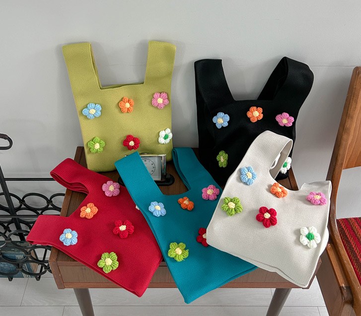 Flower knit bag