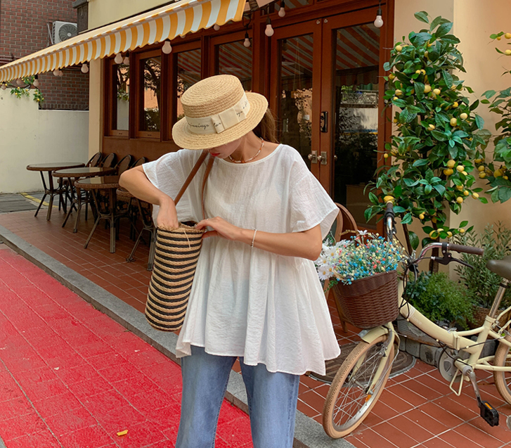 Beta Shirring Short-sleeve Blouse