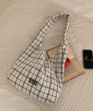 Divas Check Shoulder Bag