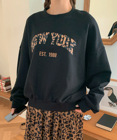 Leopard printed loose fit Sweatshirt