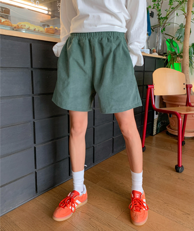 Mott Corduroy Banding Shorts