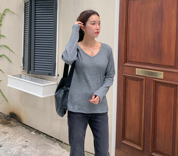 Lulu V-neck Corrugated Long-sleeve T-shirt