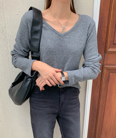 Lulu V-neck Corrugated Long-sleeve T-shirt