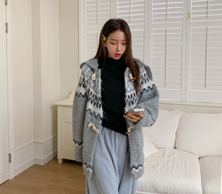 Molly Nordic Tteokbokki Kara Knit Cardigan