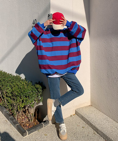 large dangara color combination napping Long Sweatshirt