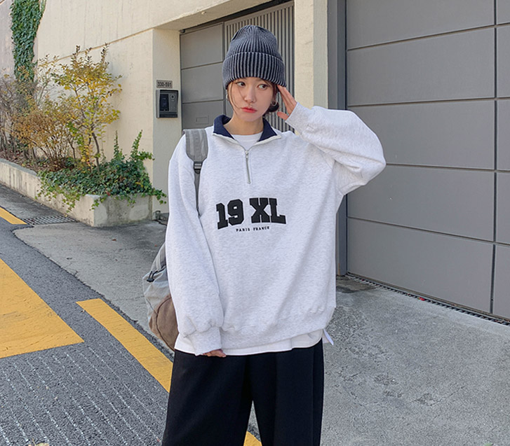 [Unisex] 19XL English Patch Half-Zip Napping Sweatshirt