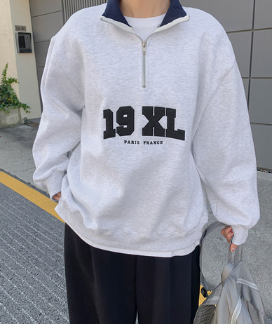 [Unisex] 19XL English Patch Half-Zip Napping Sweatshirt