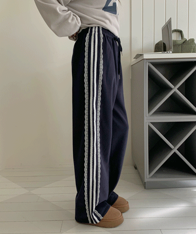 Vince Race Track String Wide Training Pants