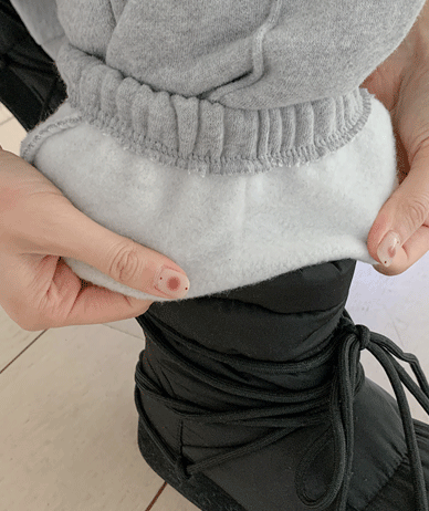 Lesh Yanggimo Pintuck Training Jogger Pants