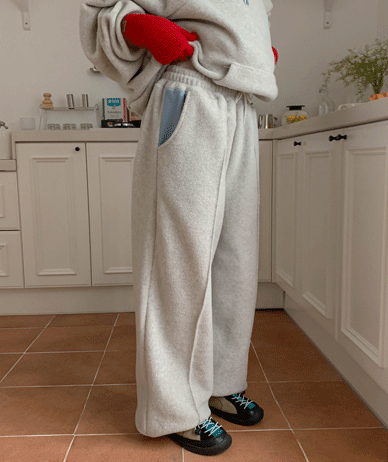 Tart cut color combination fleece training pants