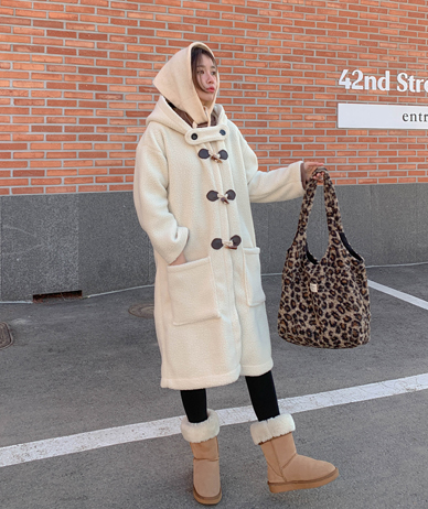 Mekki Dumble Tteokbokki Hood Long Coat