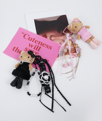 Tanning Cat Doll Keyring