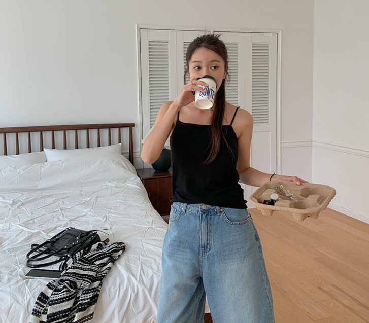 Jerry Basic Sleeveless Top with Built-in Cap