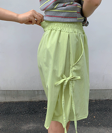 Sole bowknot pintuck nylon banding shorts