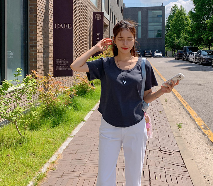 Sturdy U-neck Basic Short Sleeves T-shirt