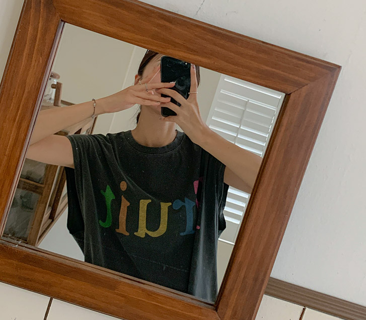 [Unisex] Fruit Lettering Pigment Long Sleeveless Top
