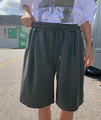 [Unisex] Ford Pintuck Bermuda Pigment Banding Shorts