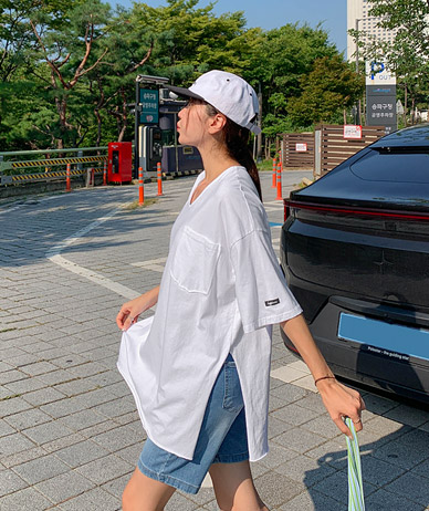 Teak V-neck Slit Washed Pocket Printed Sleeves Short Sleeves T-shirt