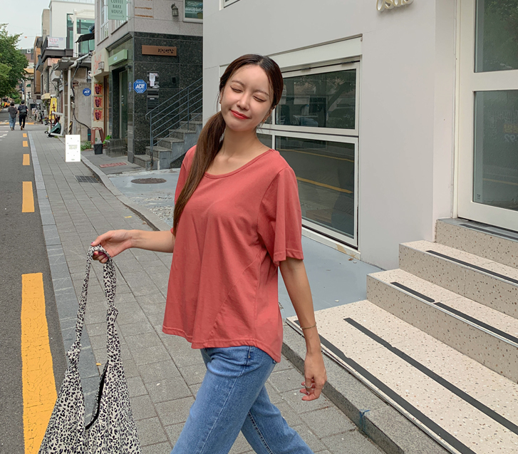 Line Cut Crop U-Neck Short-sleeve T-shirt