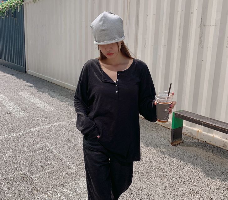Naki Button Slave Long-sleeve T-shirt