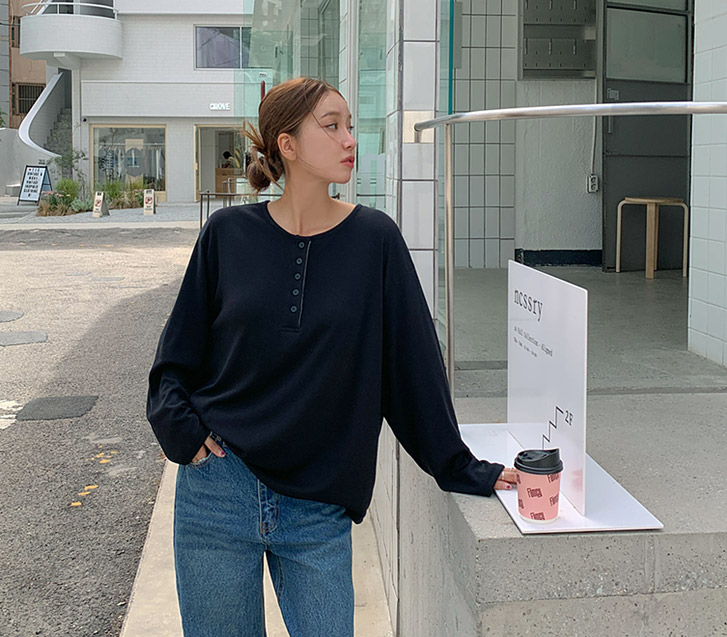 Our Henley Neck Color Combination Button Reversible Long-sleeved T-shirt